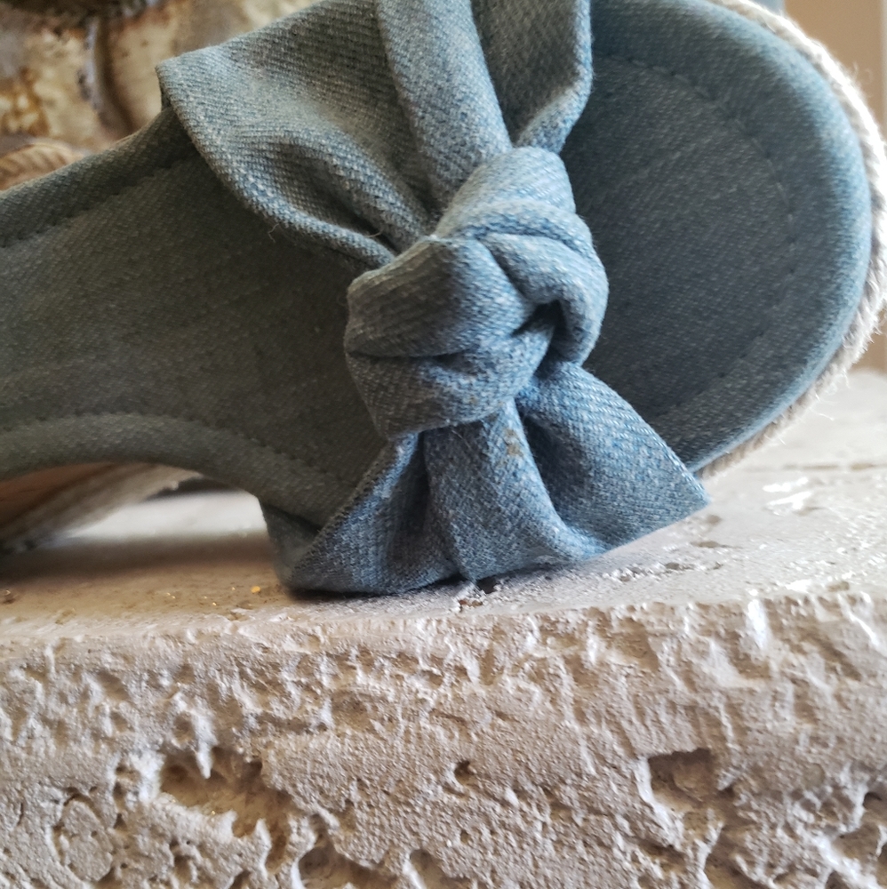 MICHEAL KORS DENIM WEDGE SANDAL - Picture 6 of 7